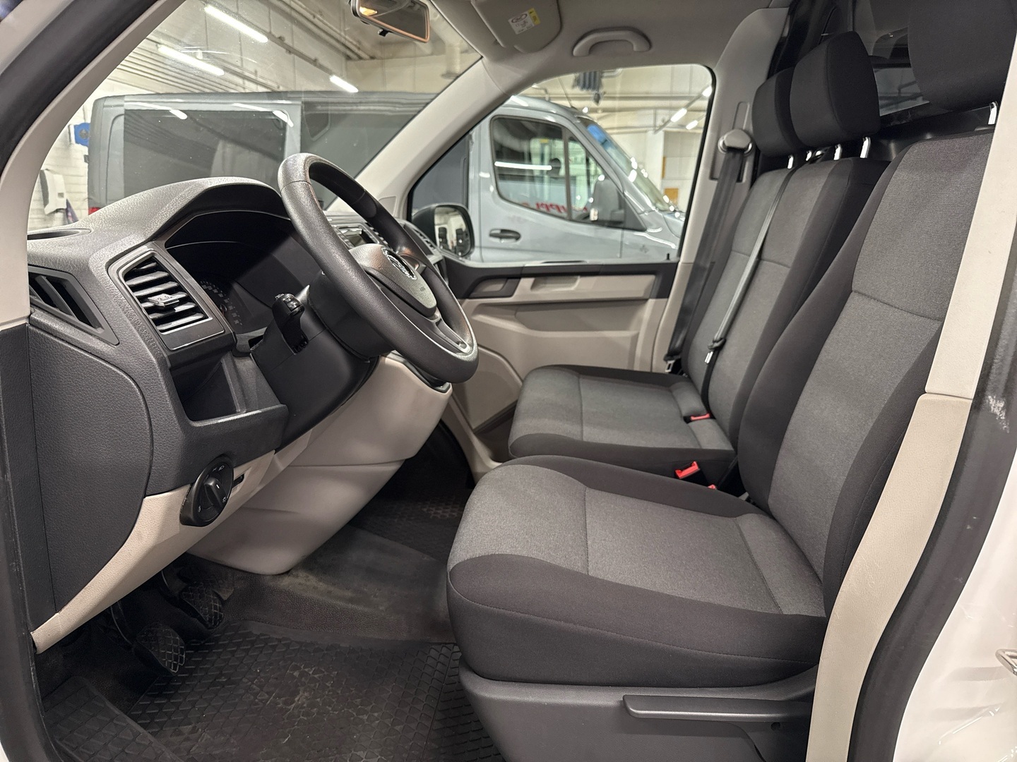 VOLKSWAGEN Transporter 2019