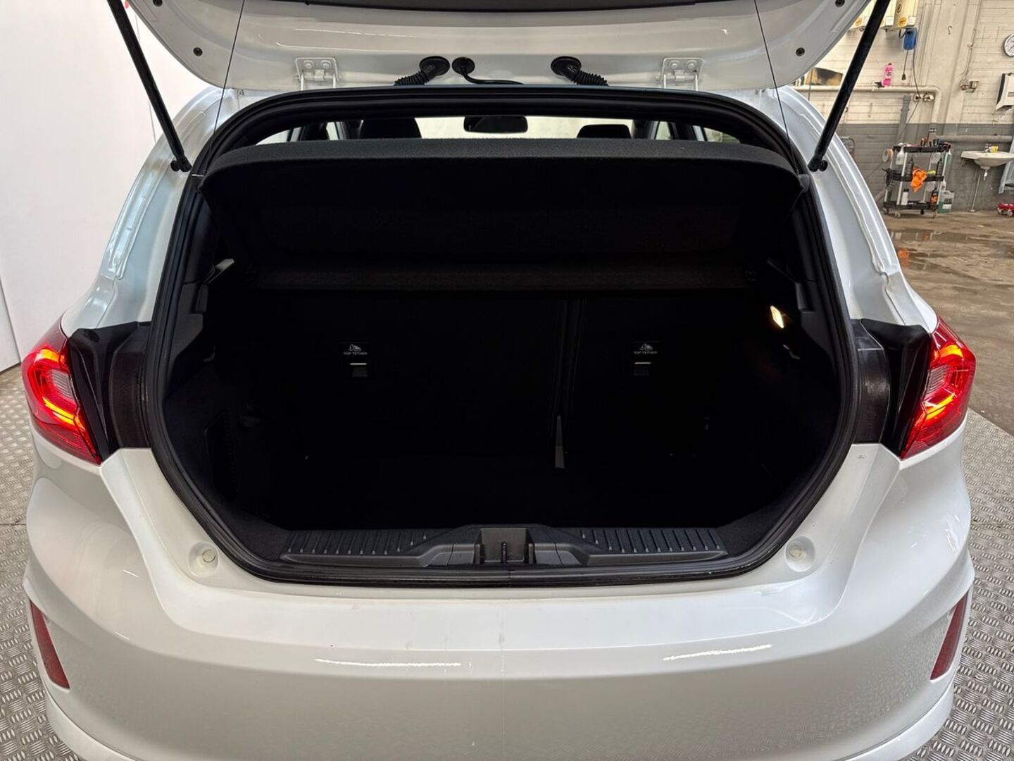 FORD Fiesta 11