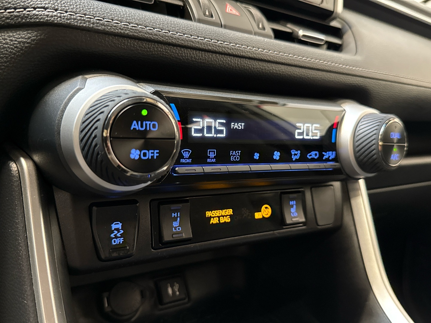 TOYOTA RAV4 2019