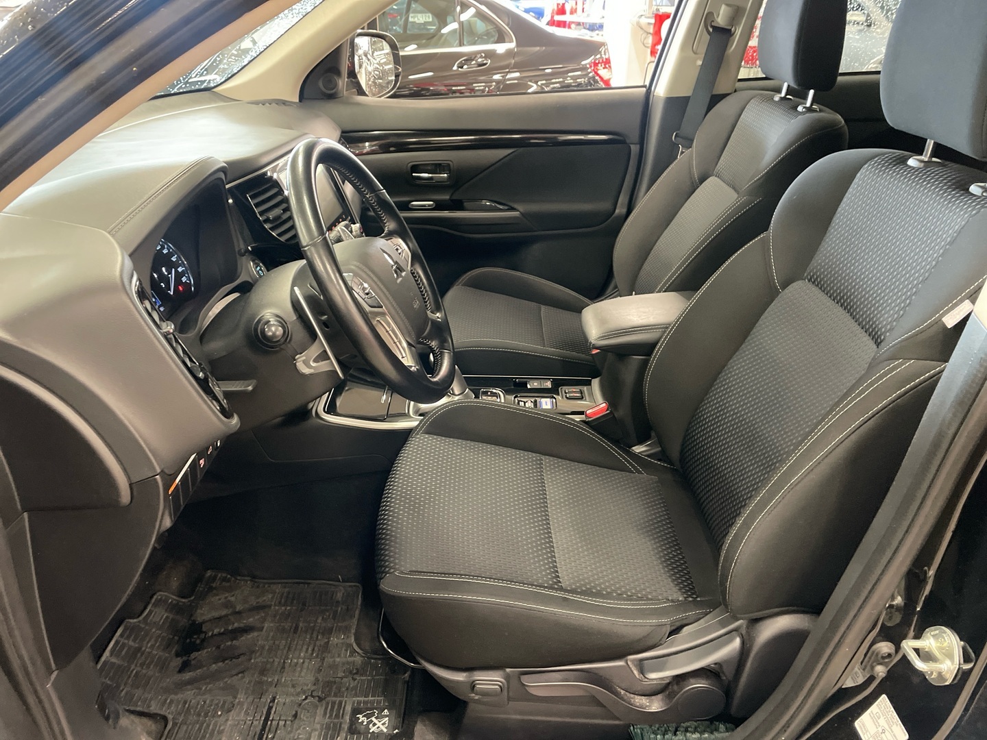 MITSUBISHI Outlander PHEV 2020
