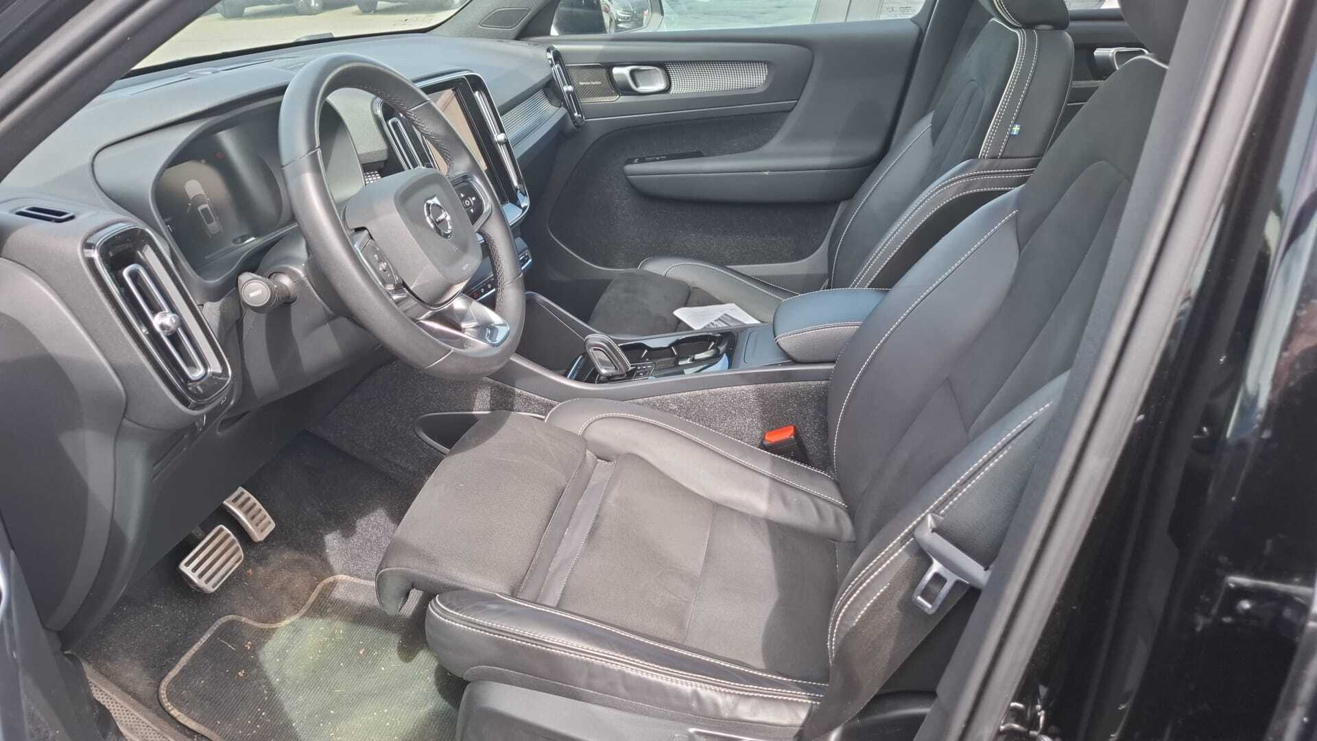 VOLVO XC40 2022