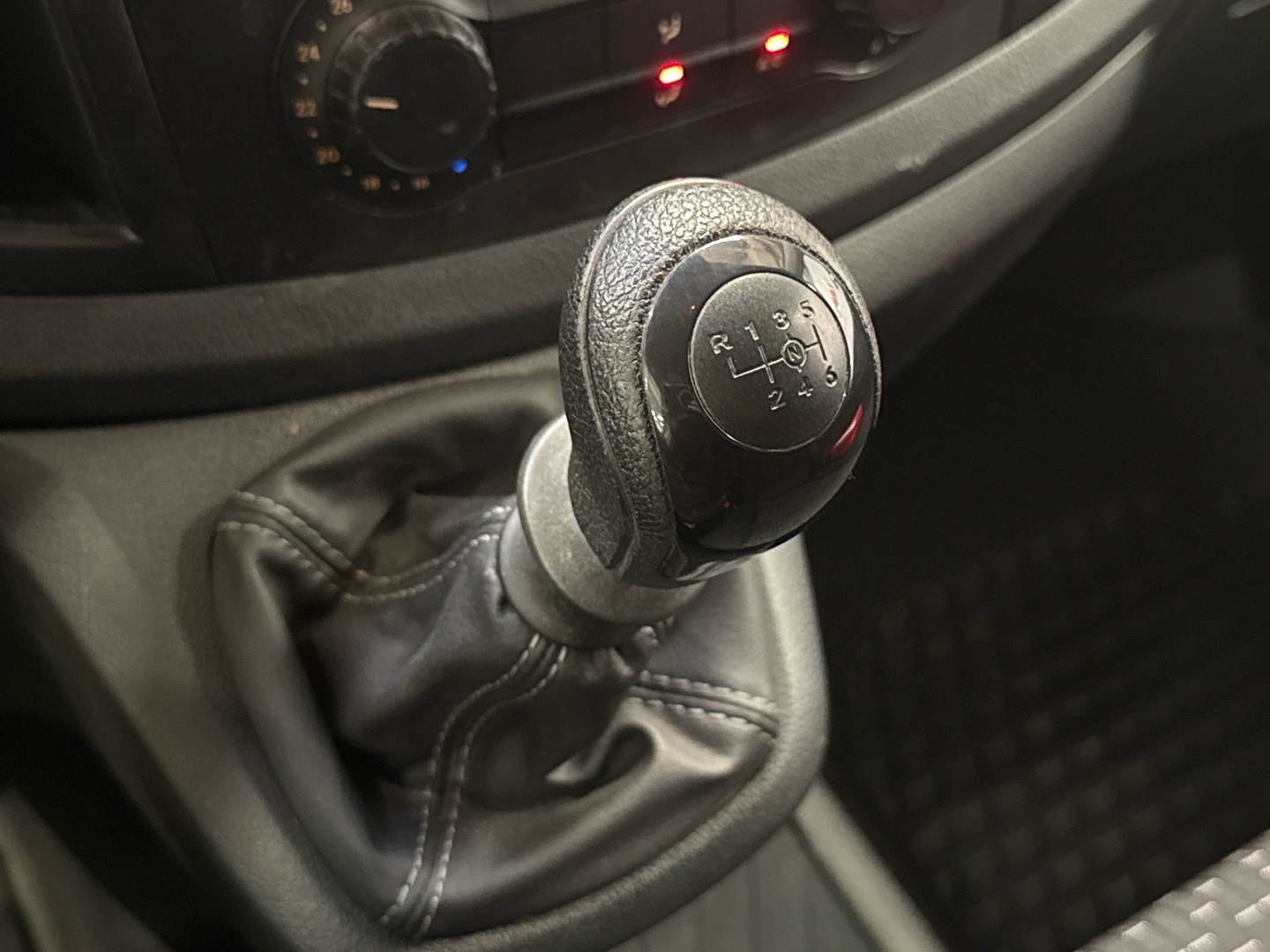 MERCEDES-BENZ Vito 2022