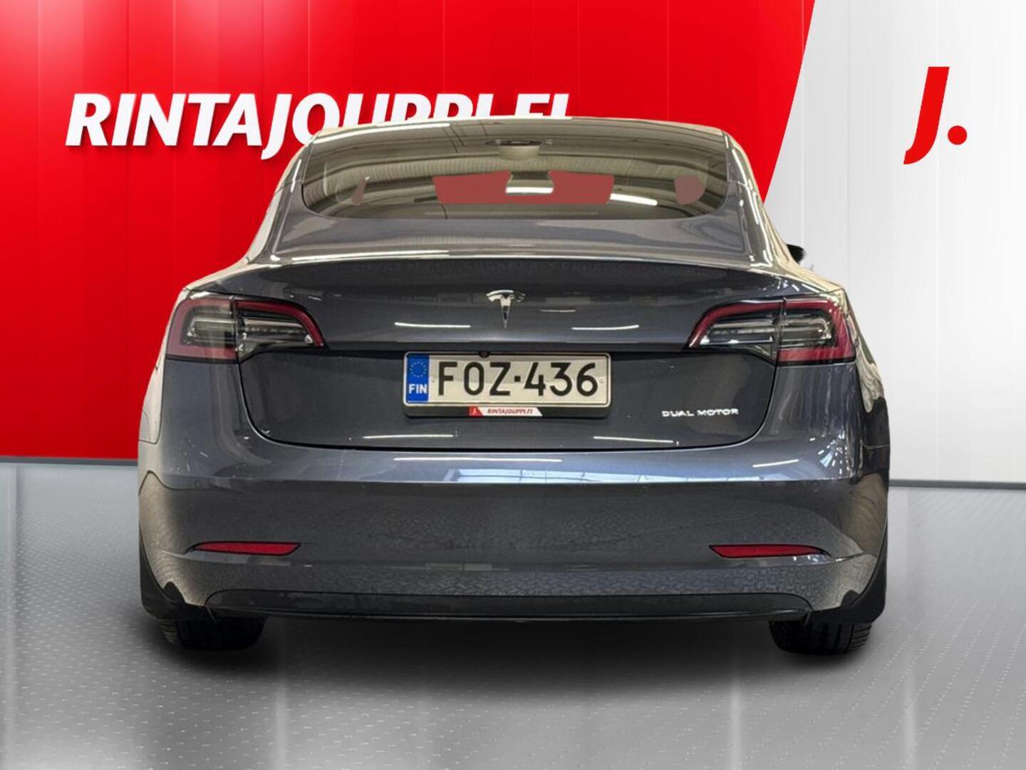 TESLA Model 3 2021