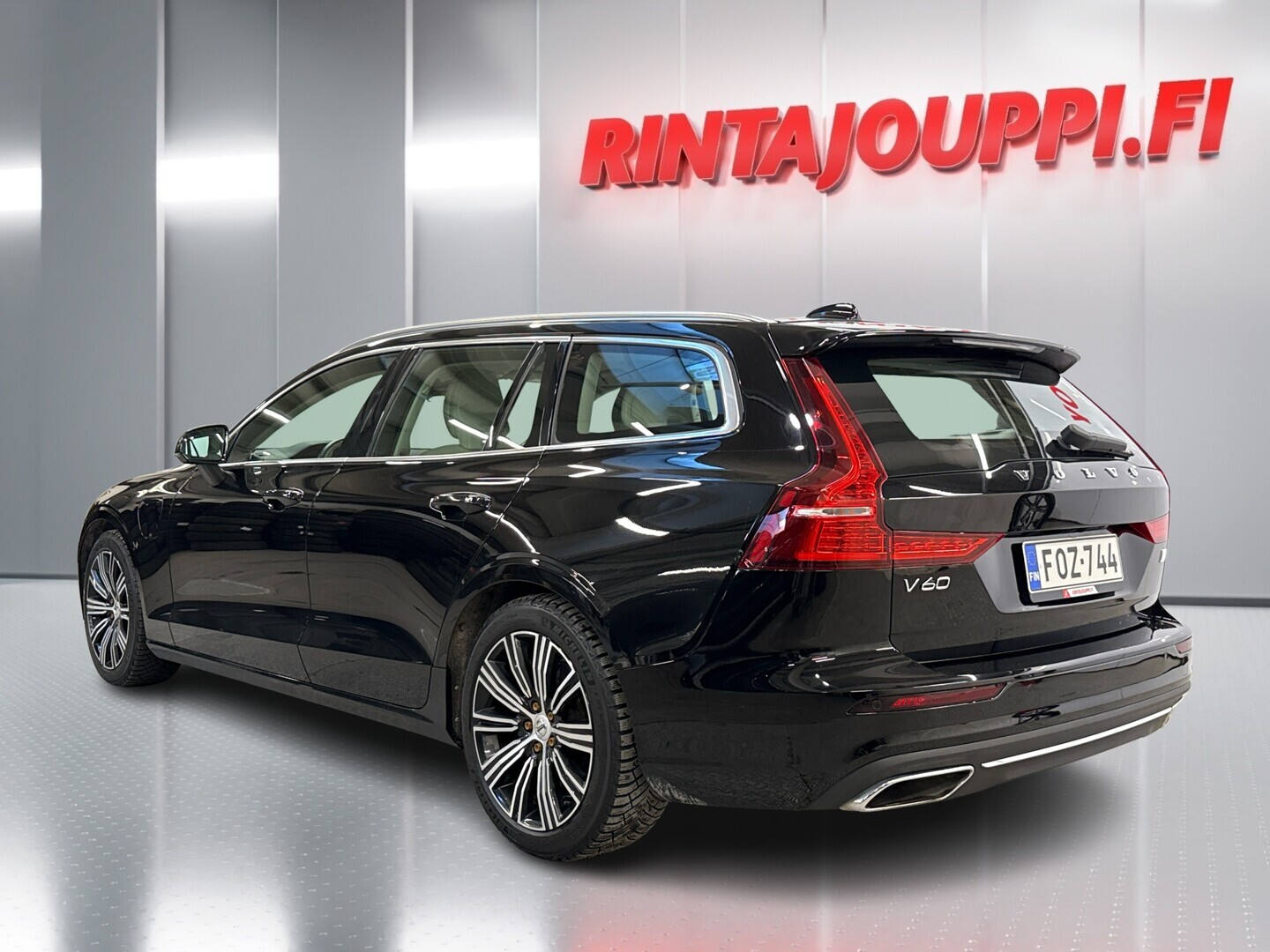 VOLVO V60 2021