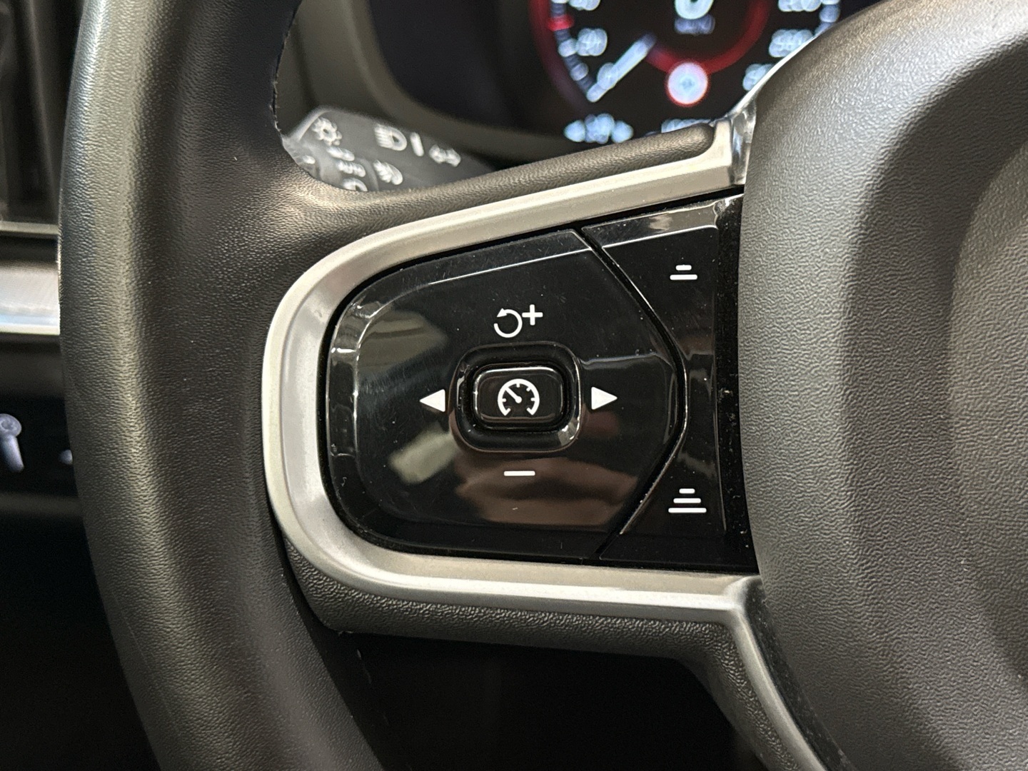 VOLVO V60 2022