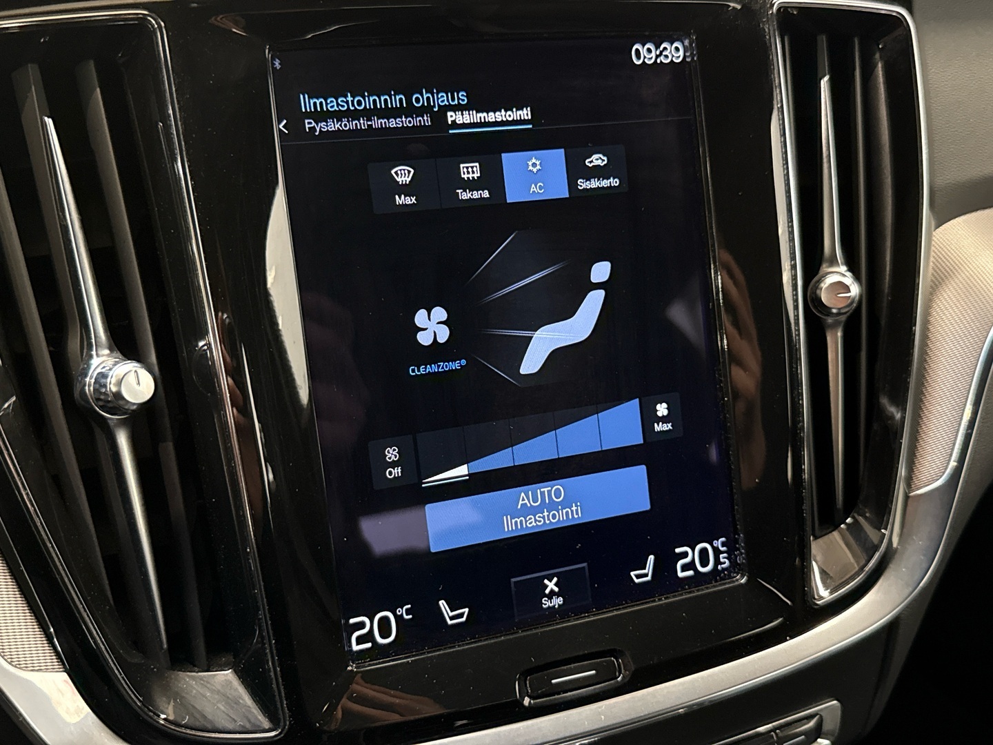 VOLVO V60 2022