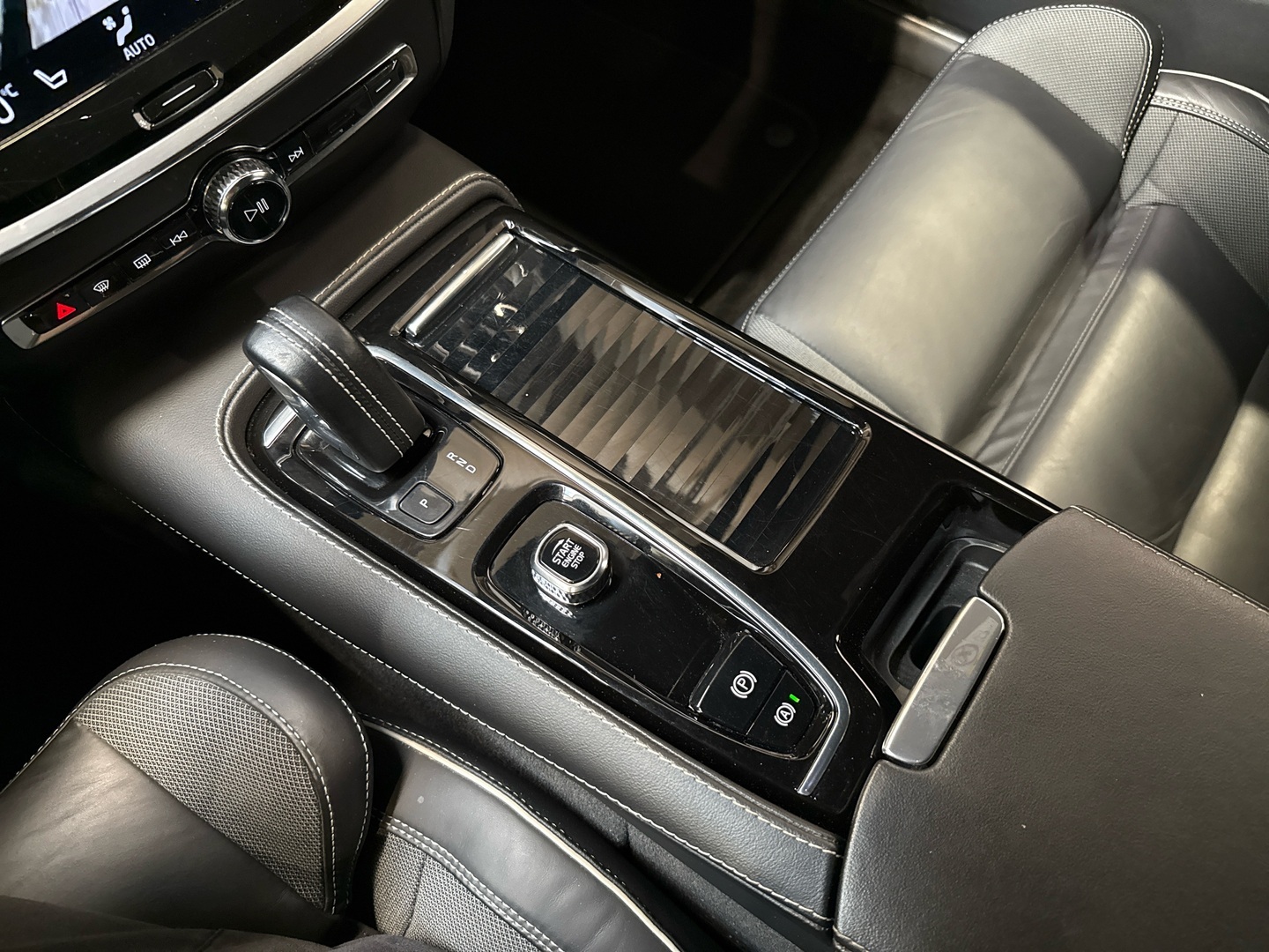 VOLVO V60 2022