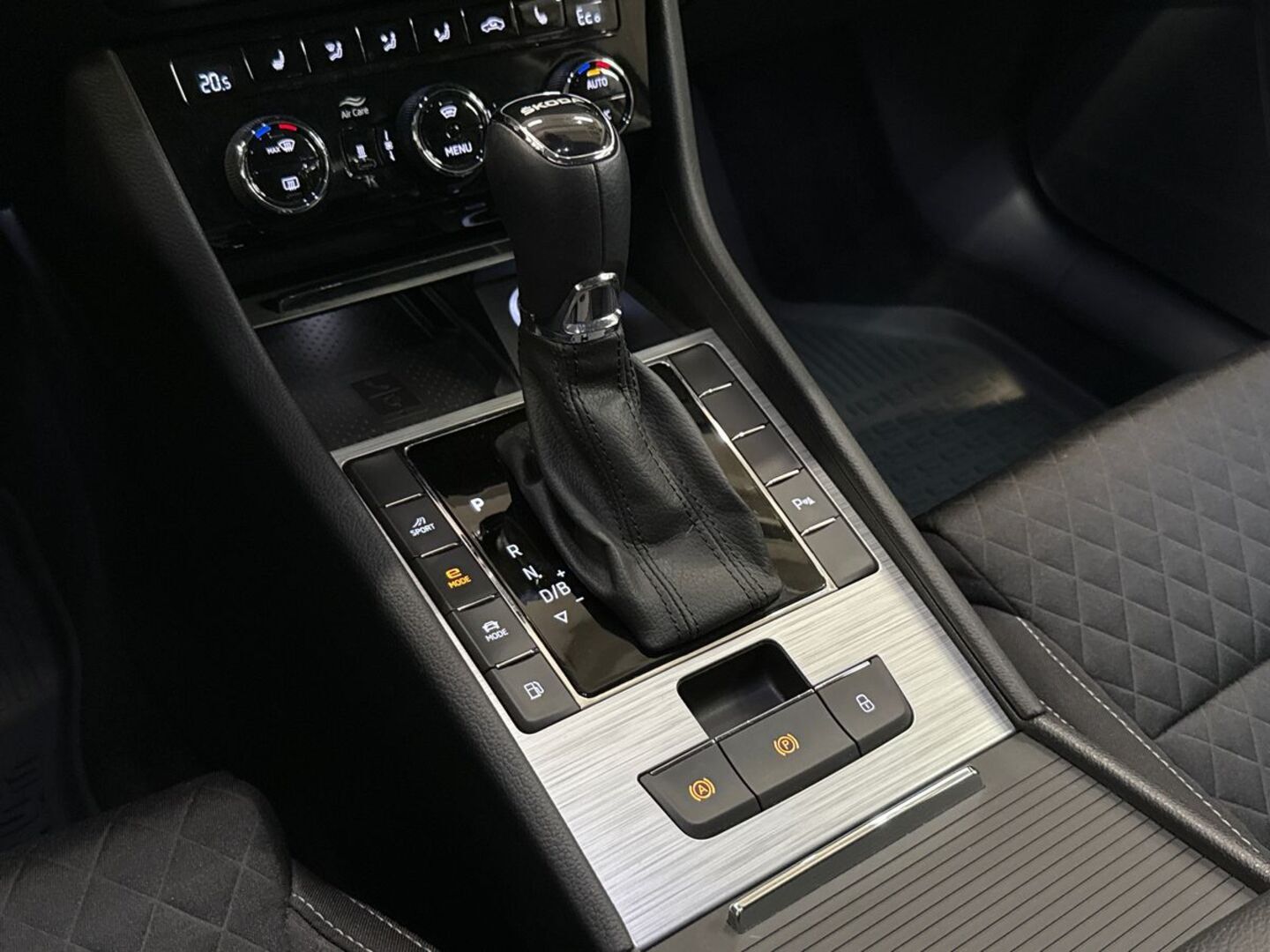 SKODA Superb 2023