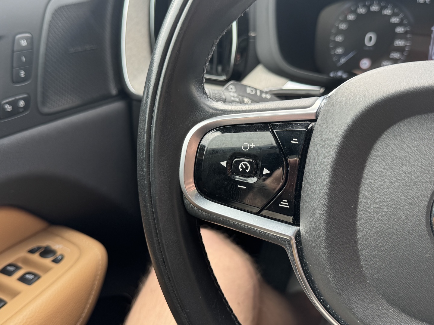 VOLVO XC60 2020