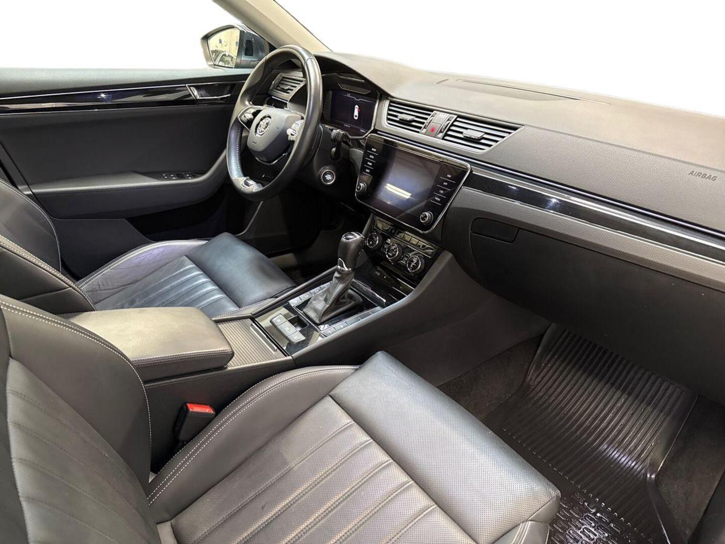 SKODA Superb 2021