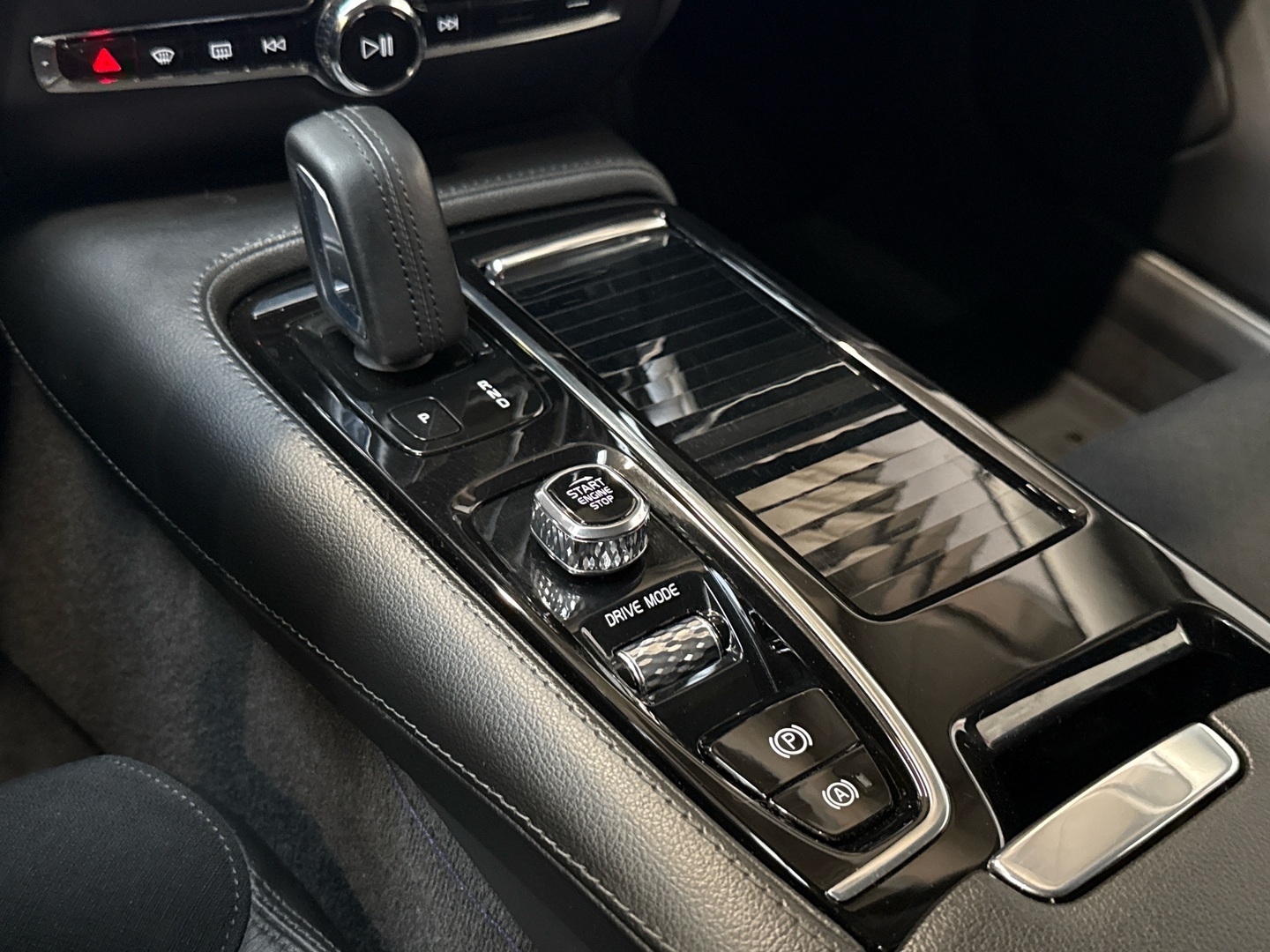VOLVO V60 2020