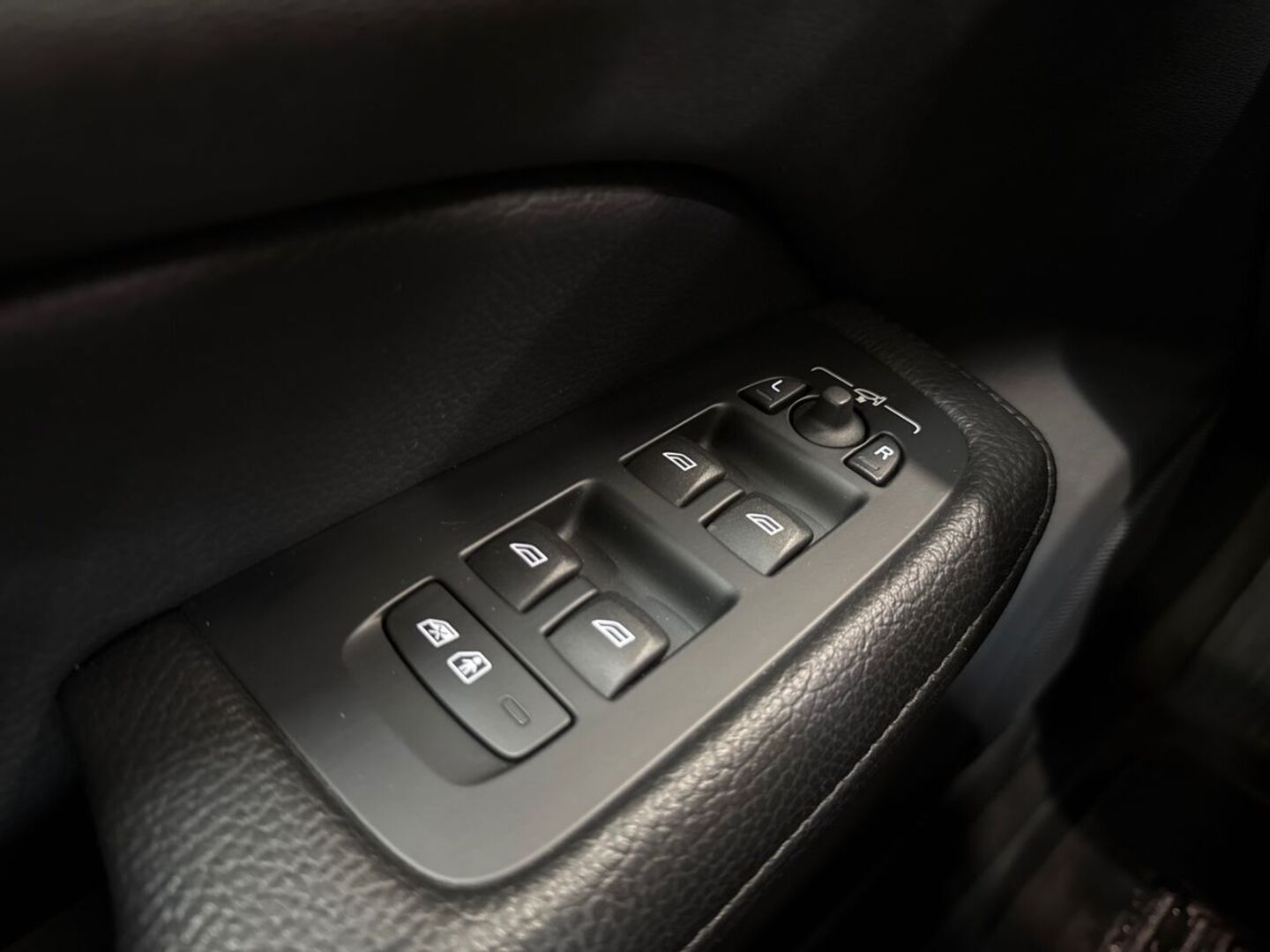 VOLVO V60 27