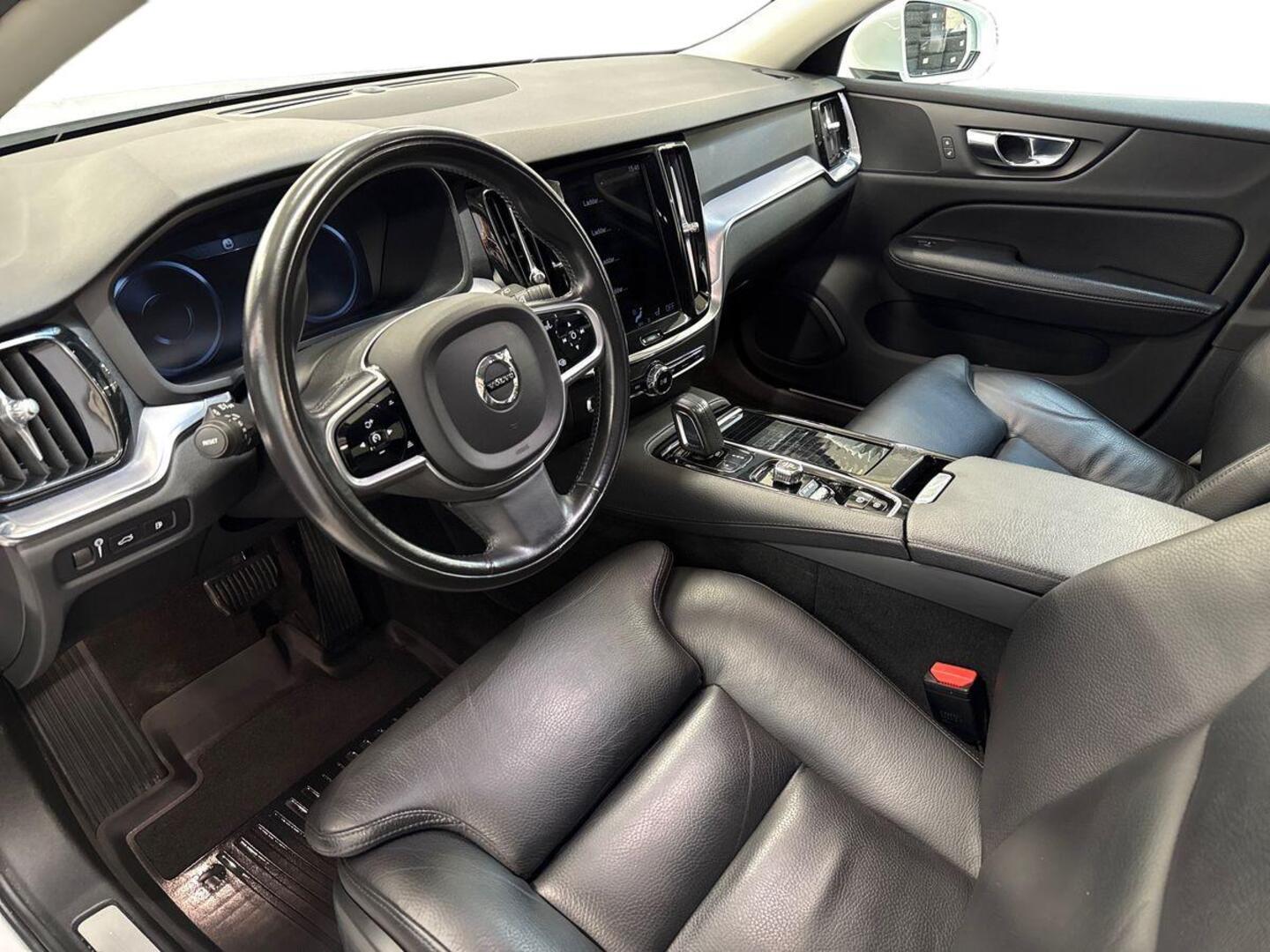 VOLVO V60 7