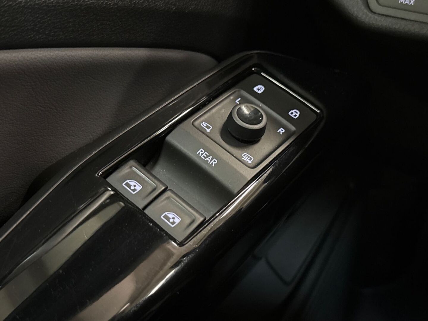 VOLKSWAGEN ID.5 27