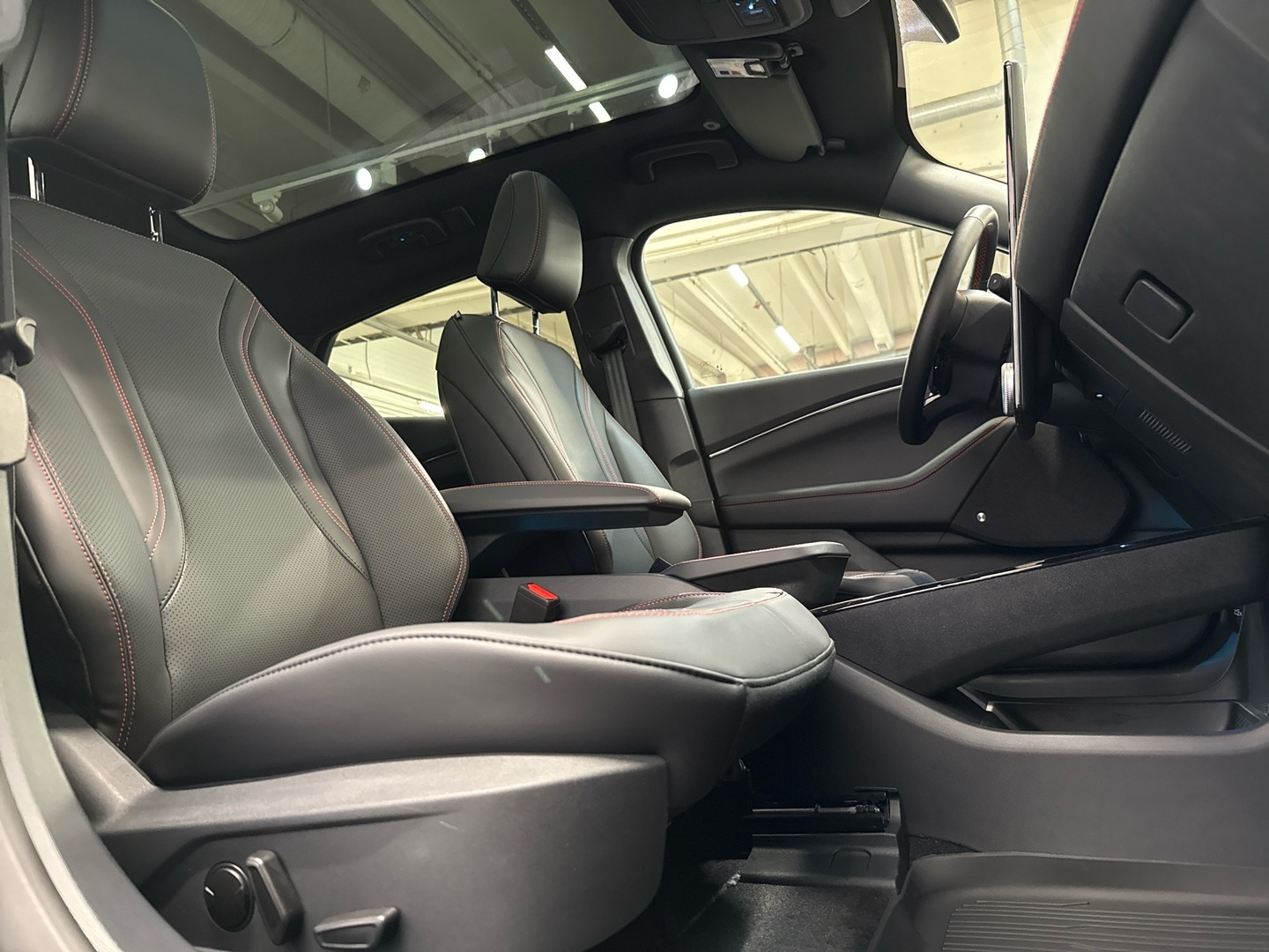 FORD Mustang Mach-E 2025