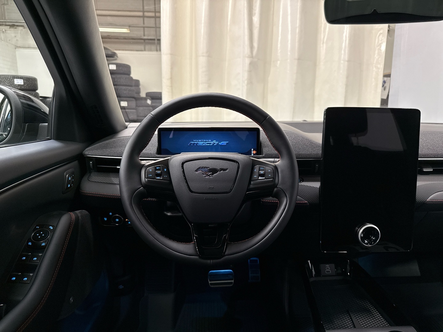 FORD Mustang Mach-E 2025