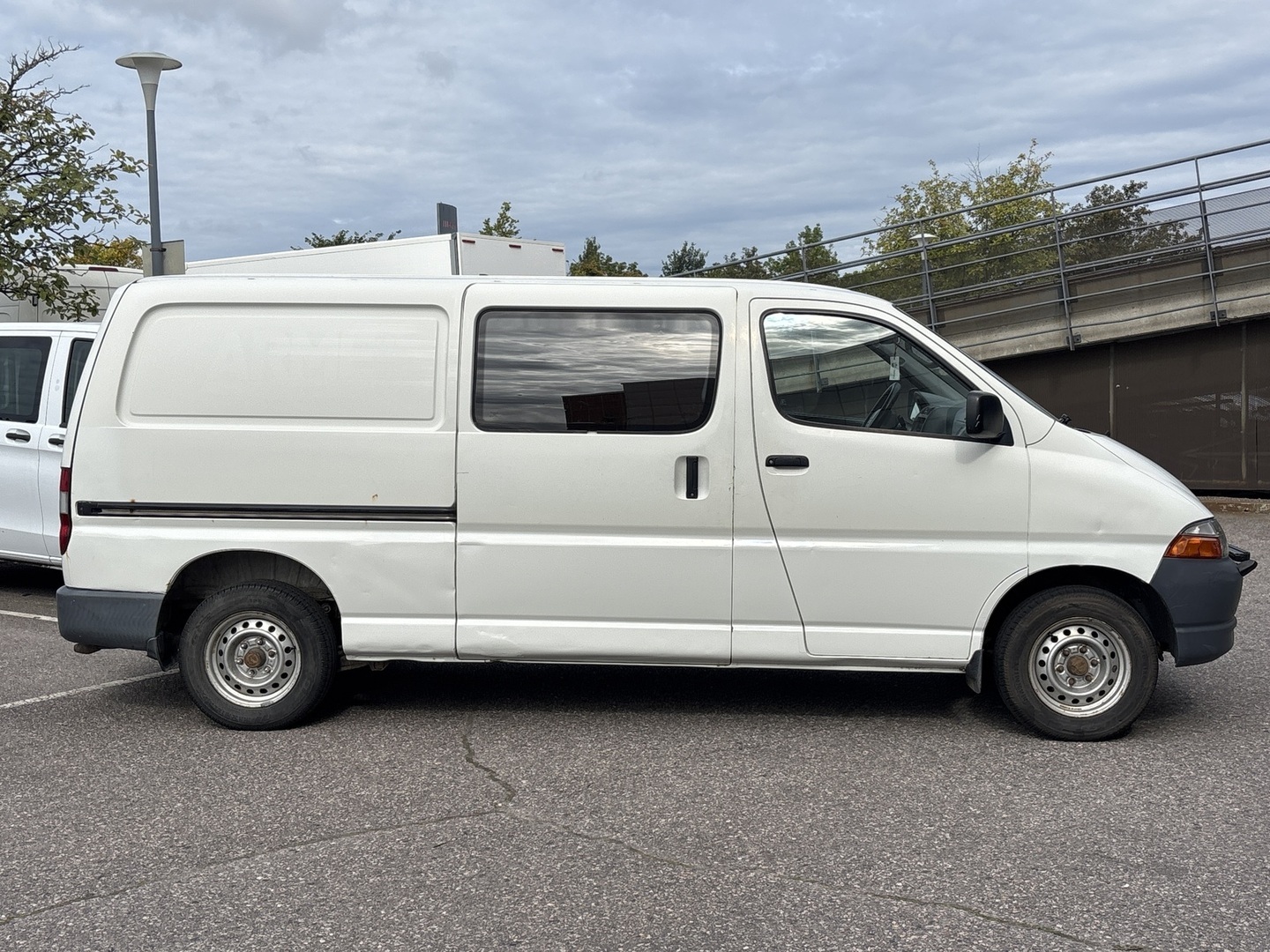 TOYOTA Hiace 2006