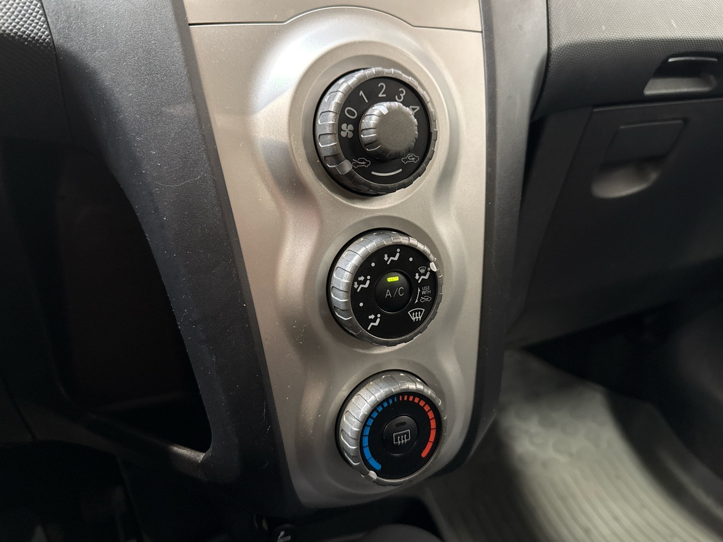 TOYOTA Yaris 2007