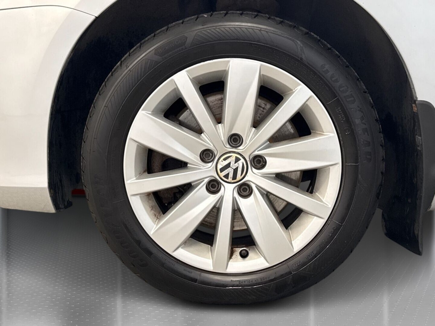 VOLKSWAGEN Passat 2011