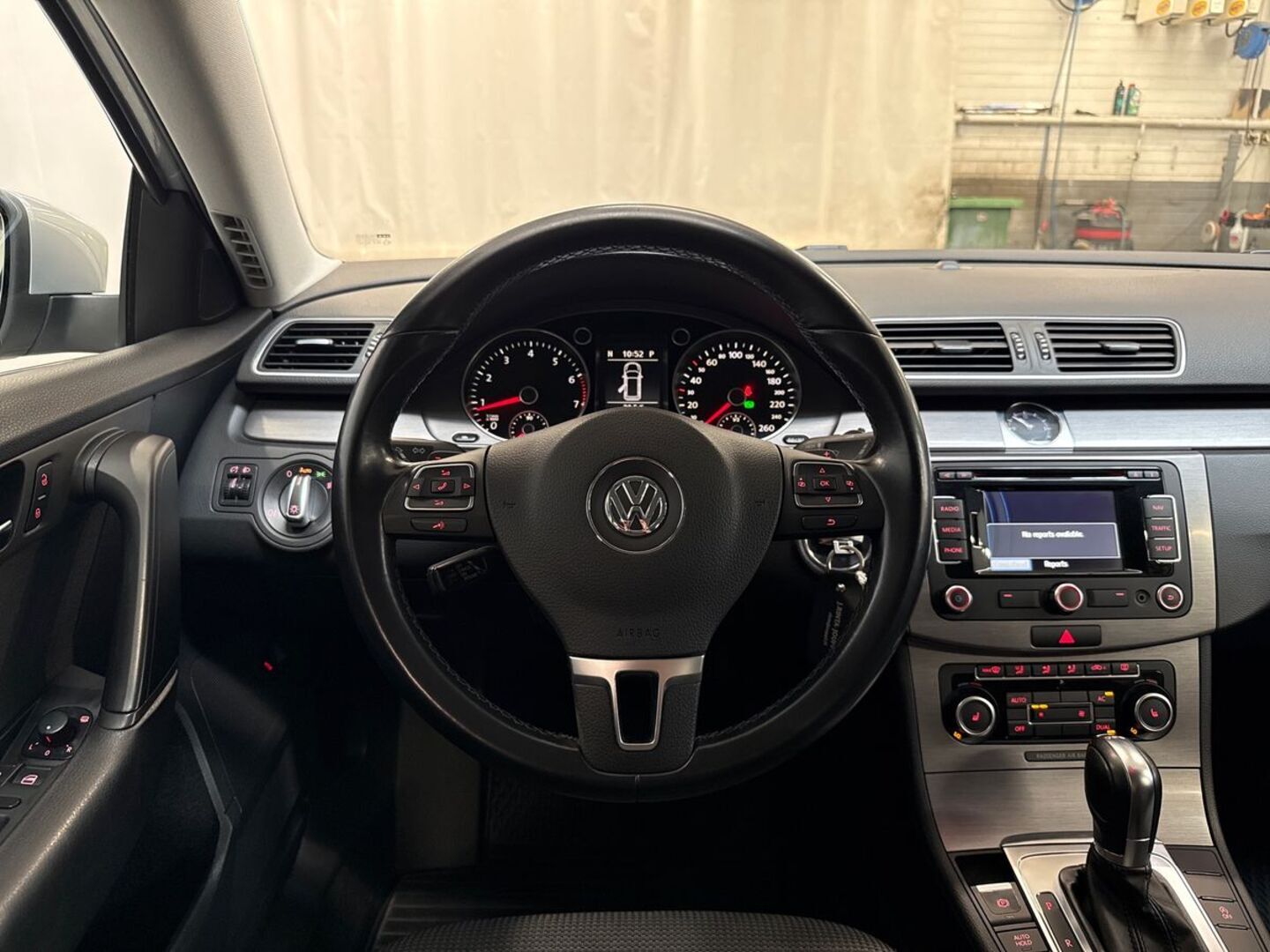 VOLKSWAGEN Passat 2011