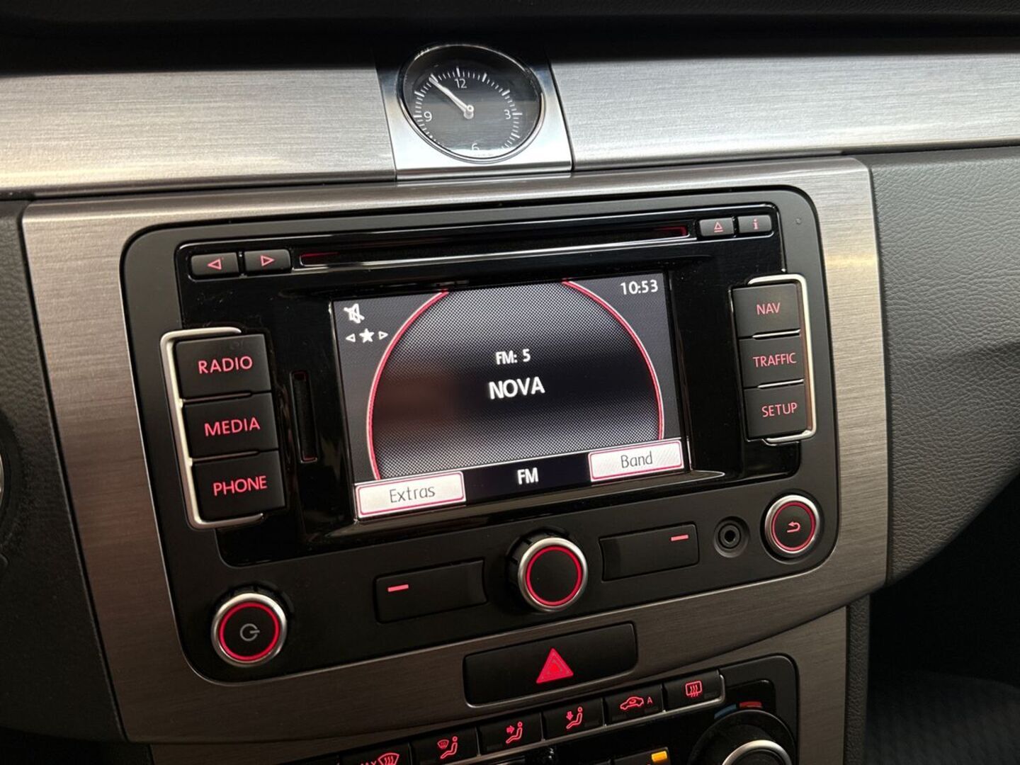 VOLKSWAGEN Passat 2011