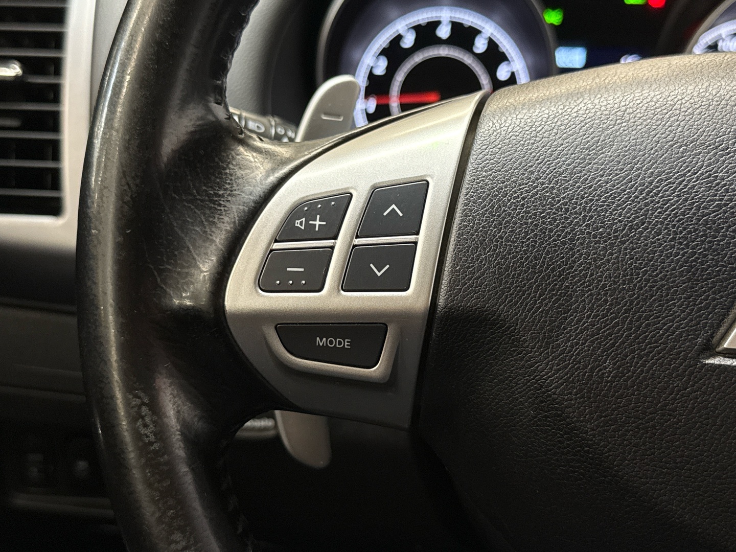 MITSUBISHI Outlander 2011