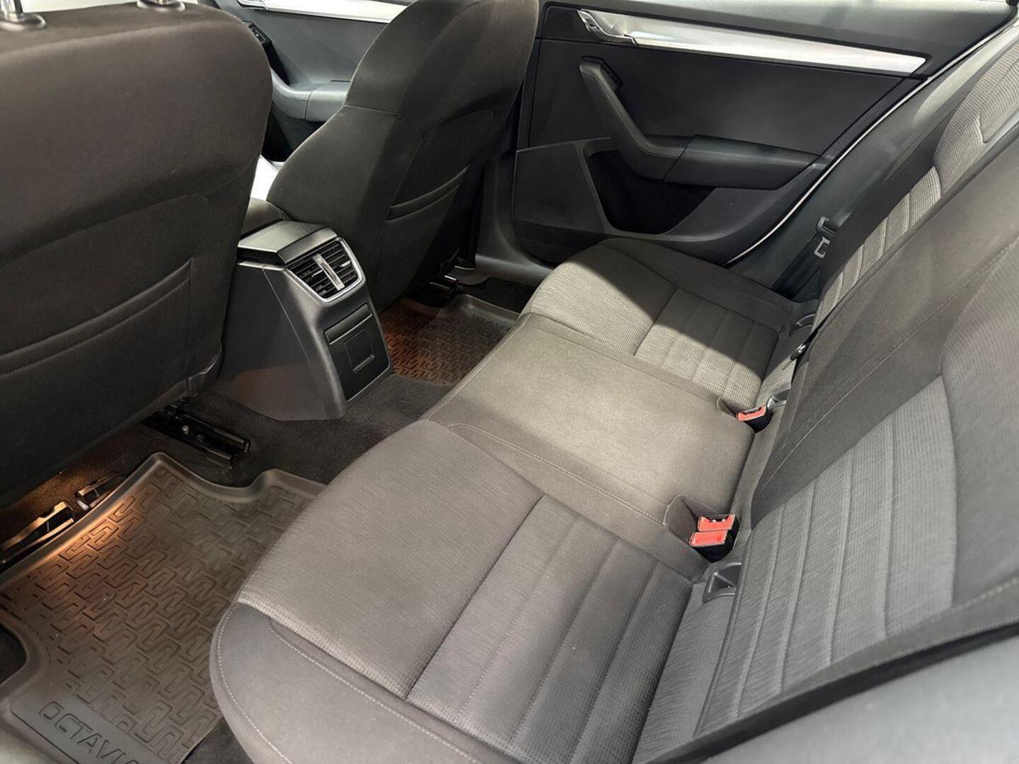 SKODA Octavia 2013