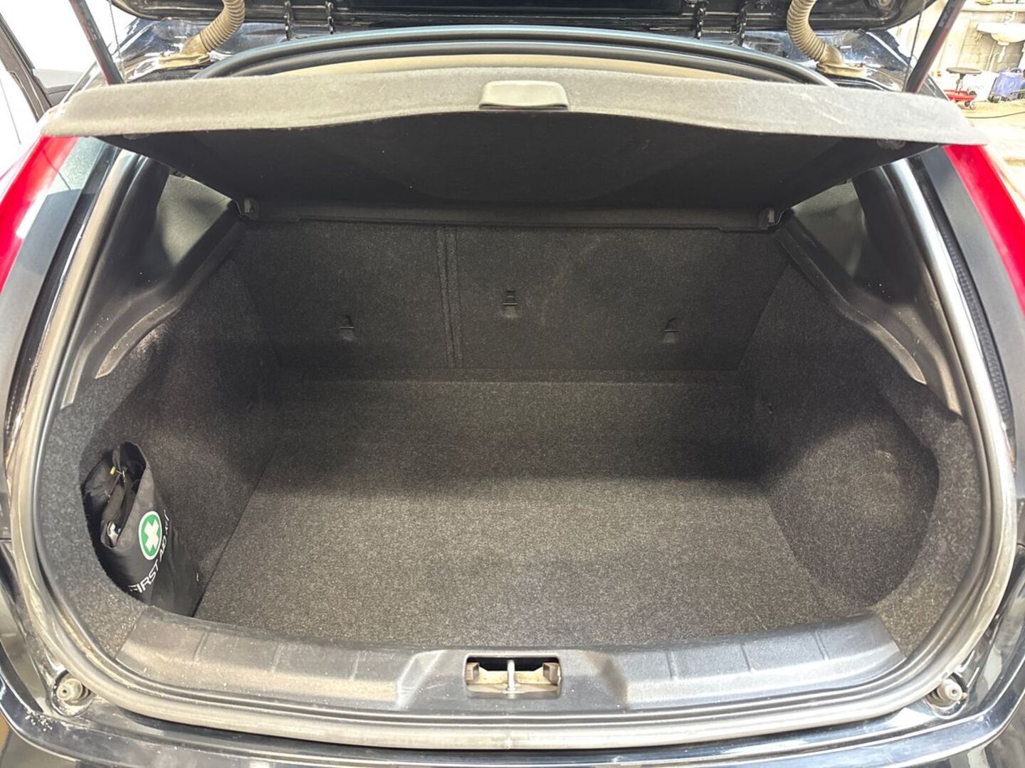 VOLVO V40 2014
