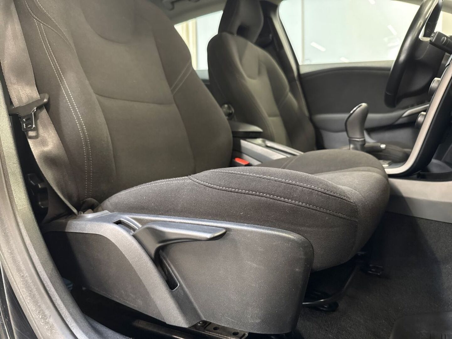 VOLVO V40 2014