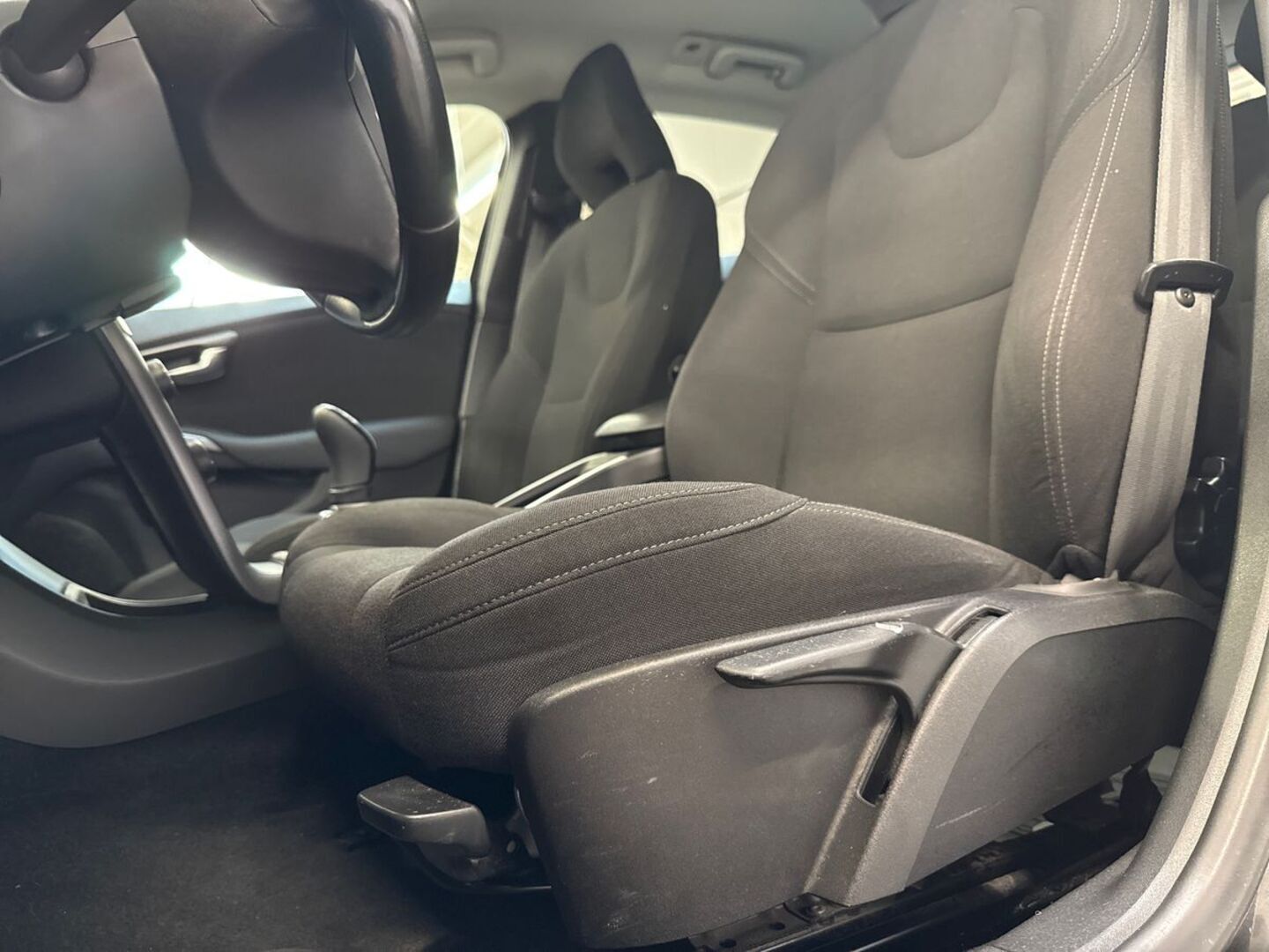 VOLVO V40 2014