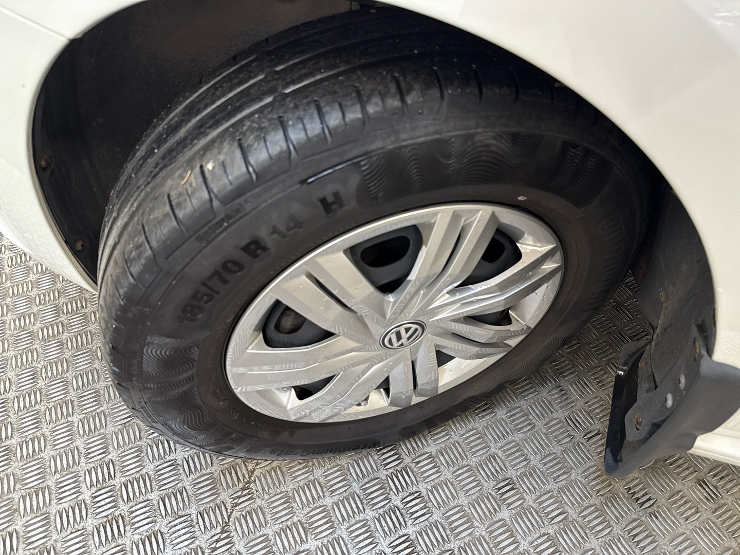 VOLKSWAGEN Polo 2015