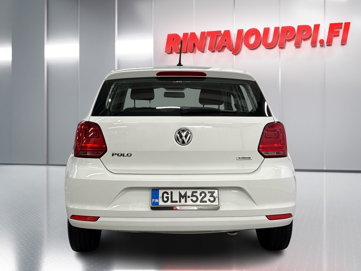 VOLKSWAGEN Polo 2015