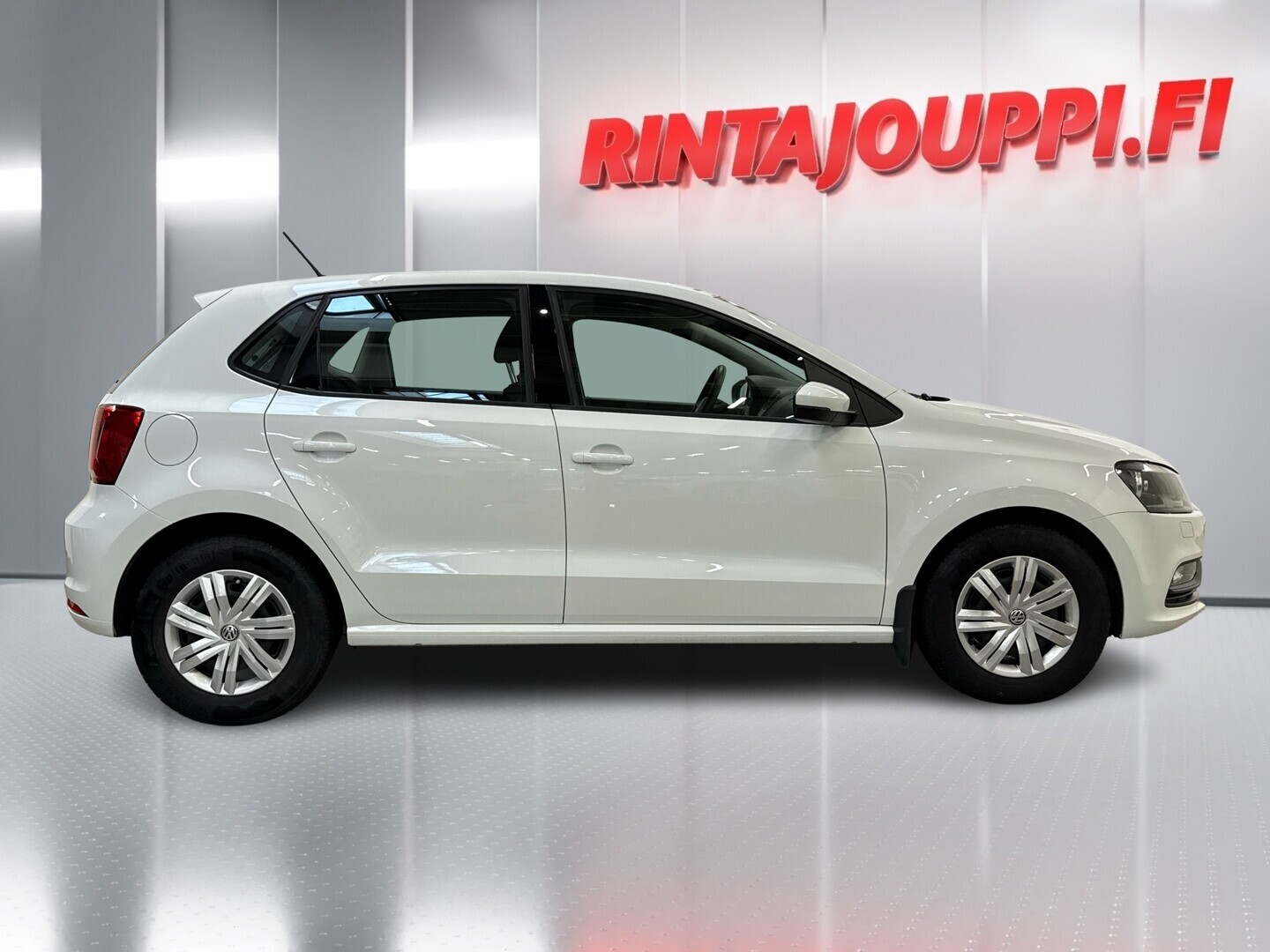 VOLKSWAGEN Polo 2015