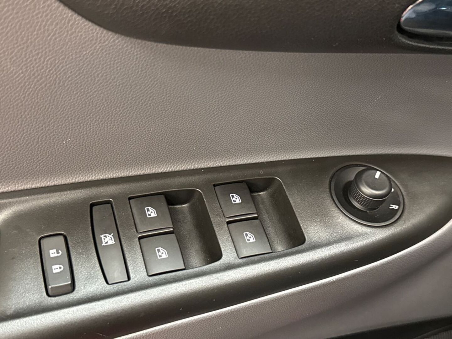 OPEL Karl 2016
