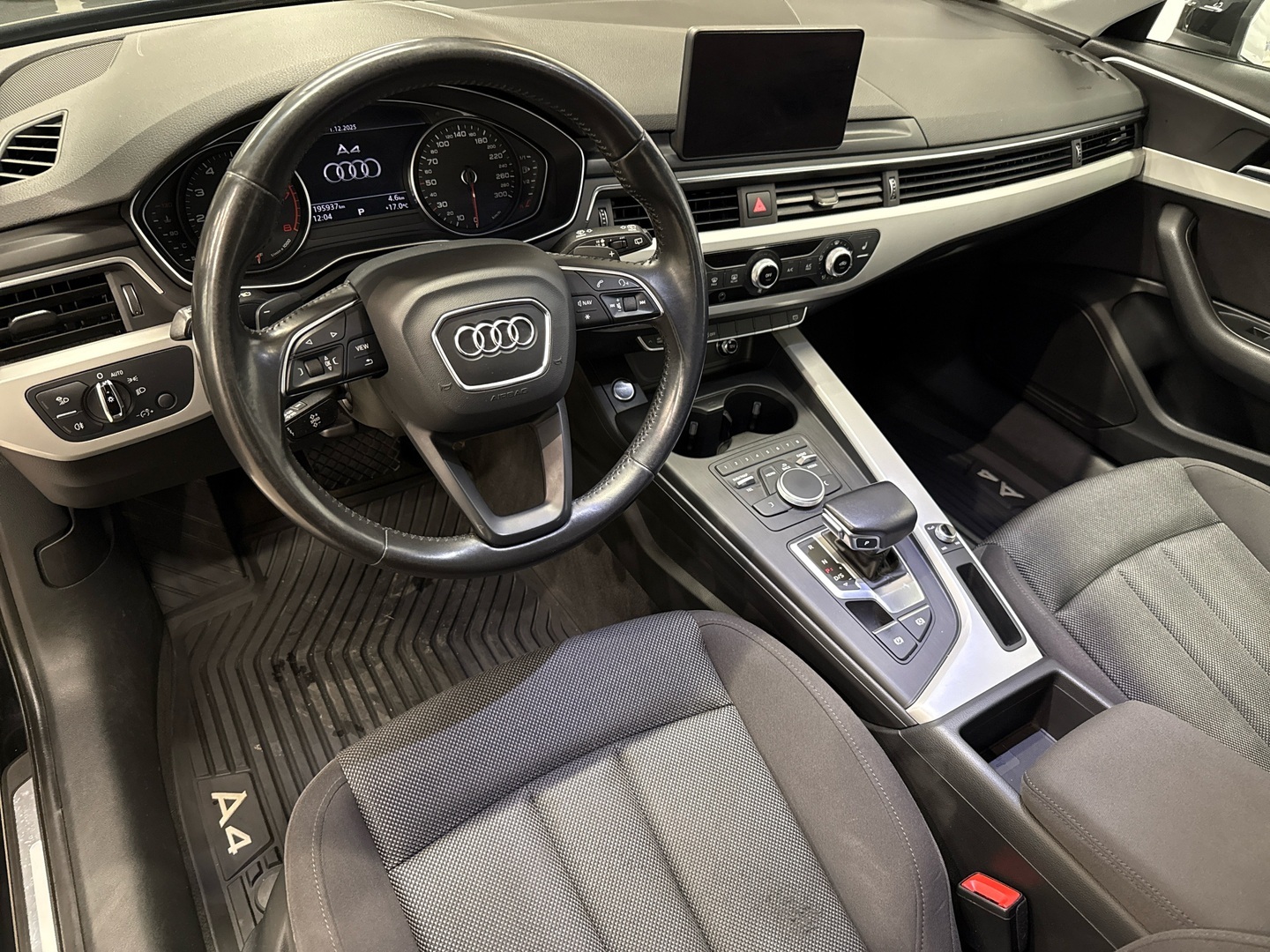AUDI A4 2016