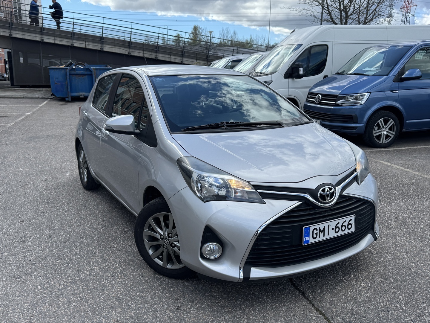 TOYOTA Yaris 2017