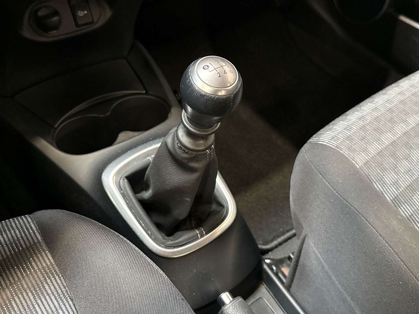TOYOTA Yaris 2017