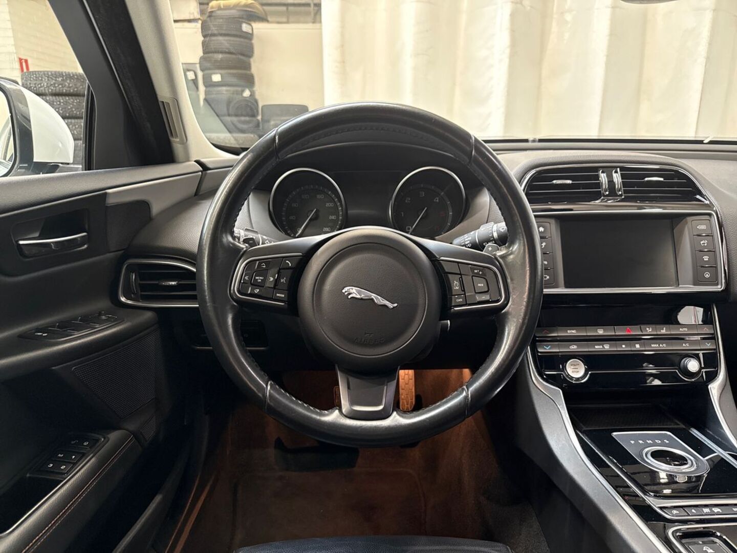 JAGUAR XE 2015