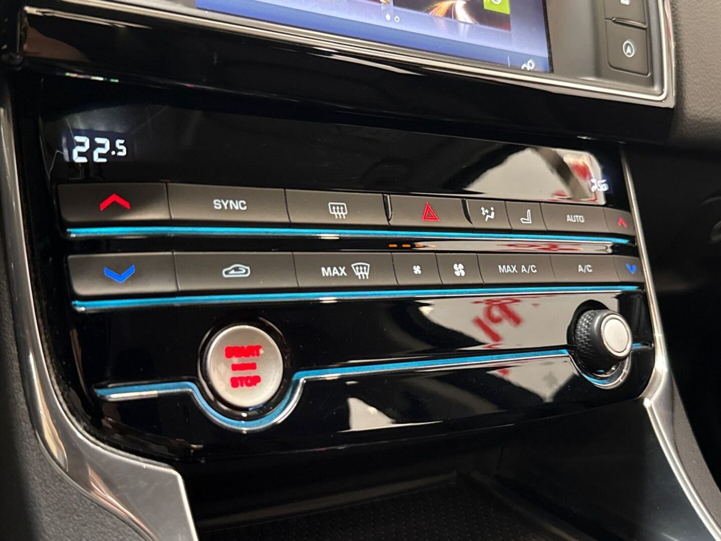 JAGUAR XE 2015
