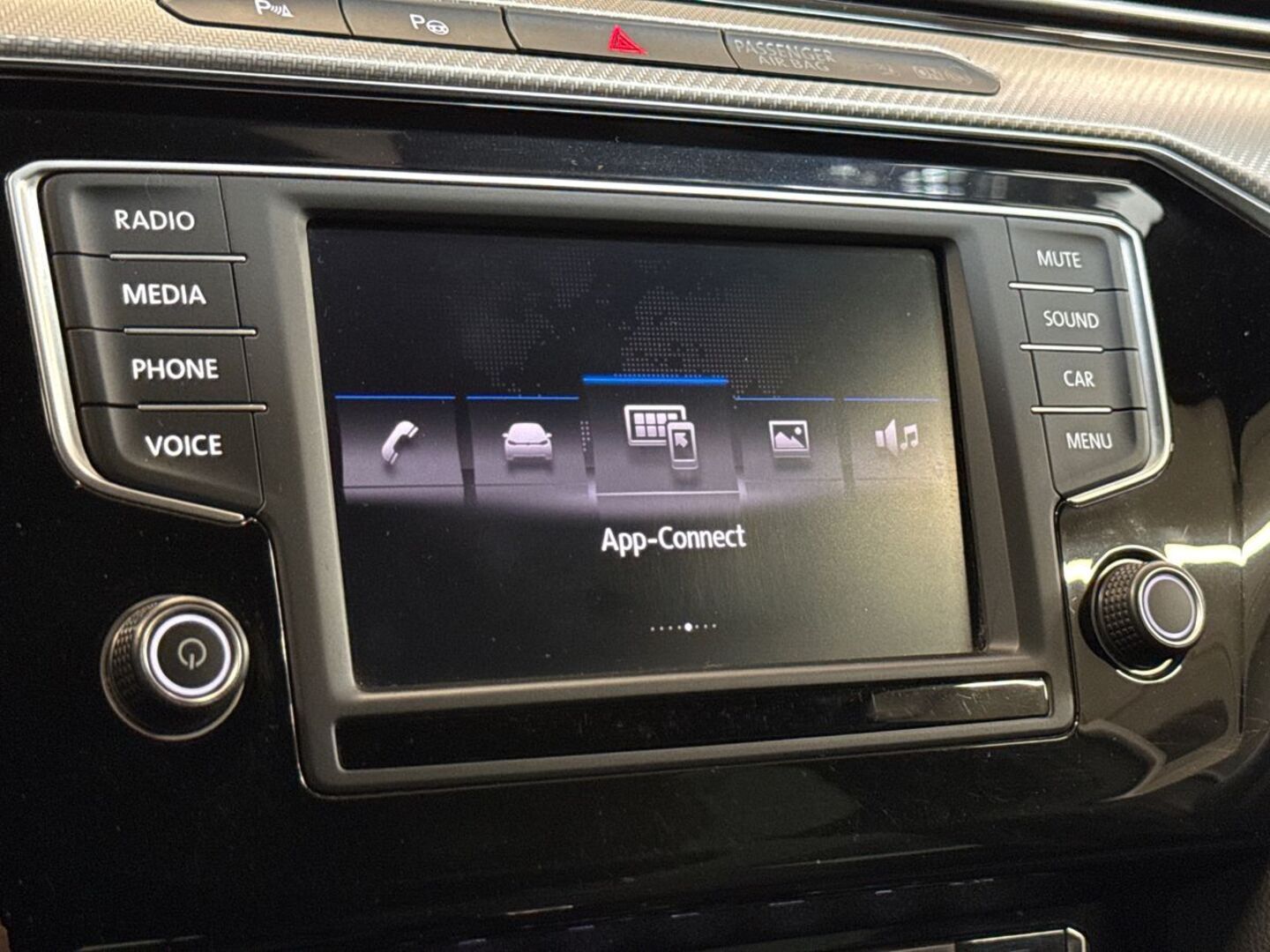 VOLKSWAGEN Passat 2016
