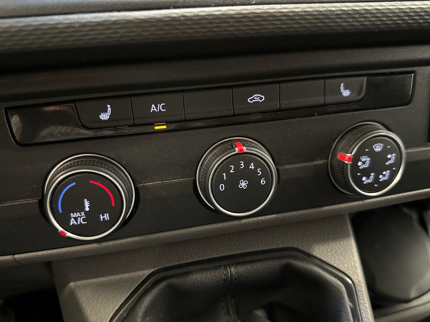 VOLKSWAGEN Transporter 2020