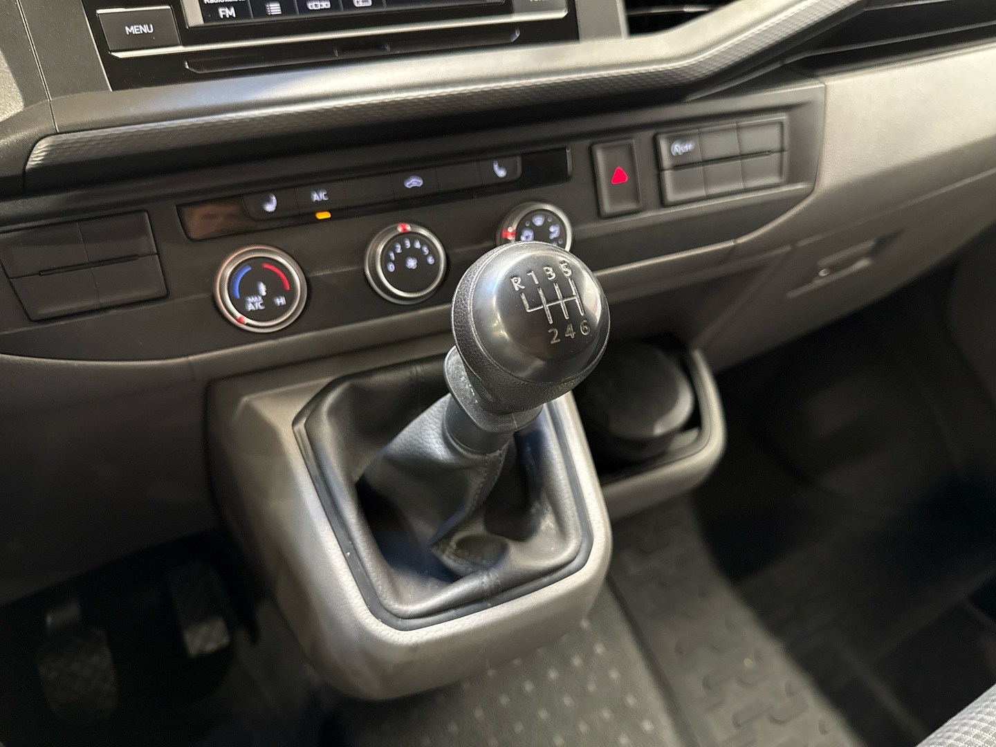 VOLKSWAGEN Transporter 2020