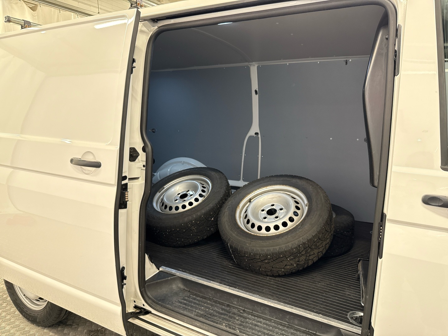 VOLKSWAGEN Transporter 2020