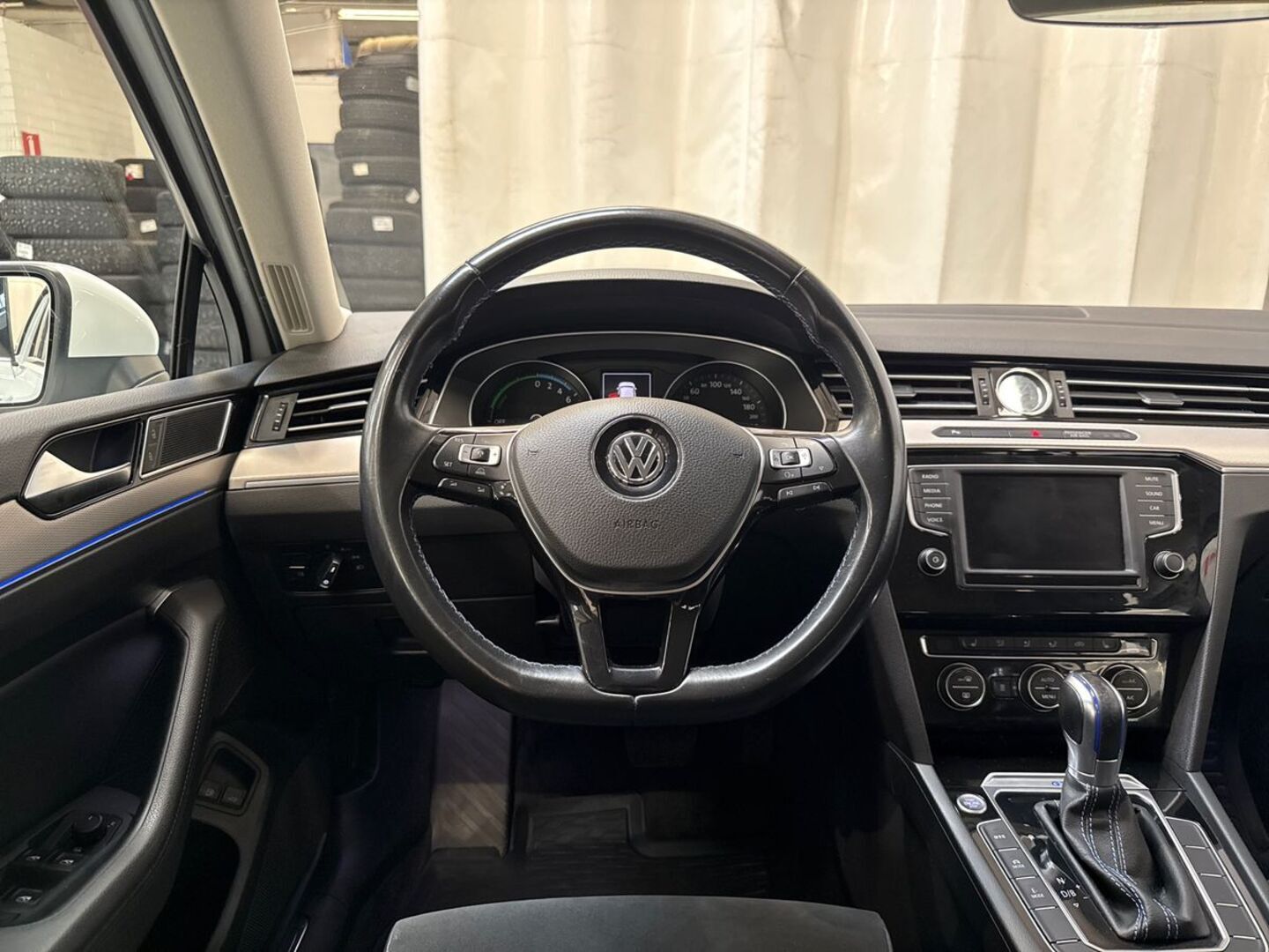 VOLKSWAGEN Passat 2016