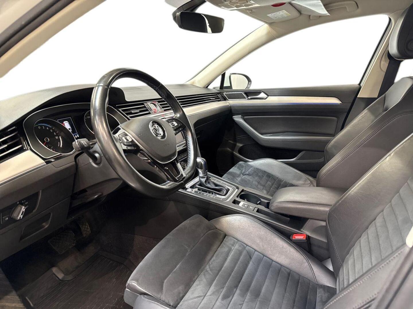 VOLKSWAGEN Passat 2016