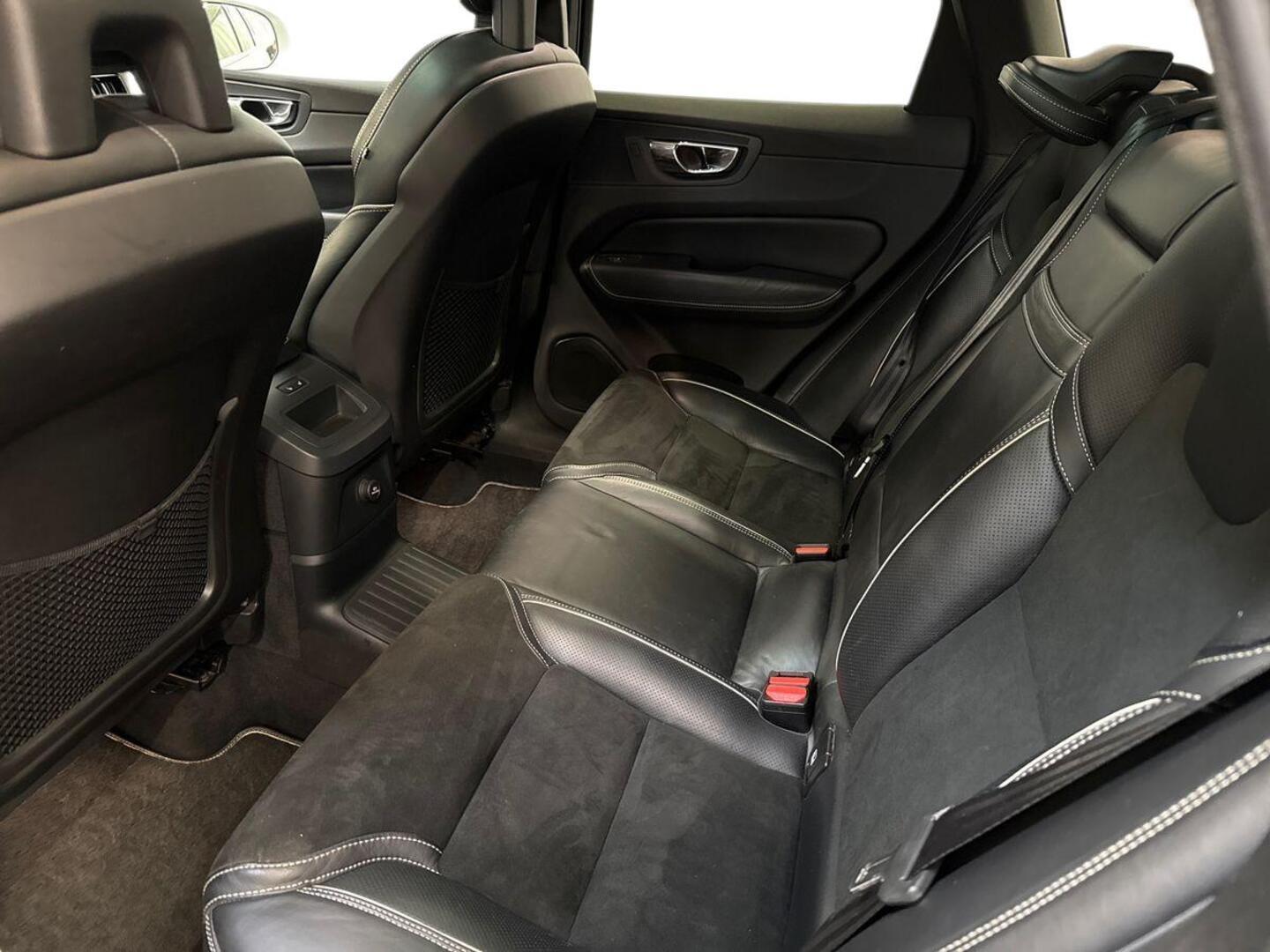 VOLVO XC60 2018