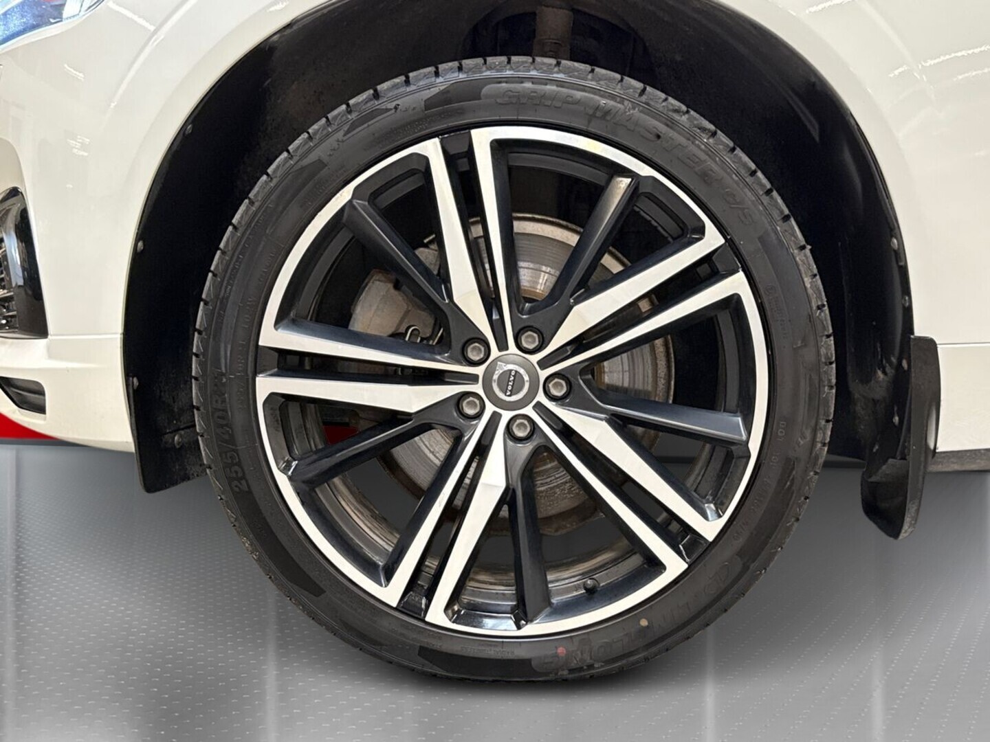 VOLVO XC60 2018