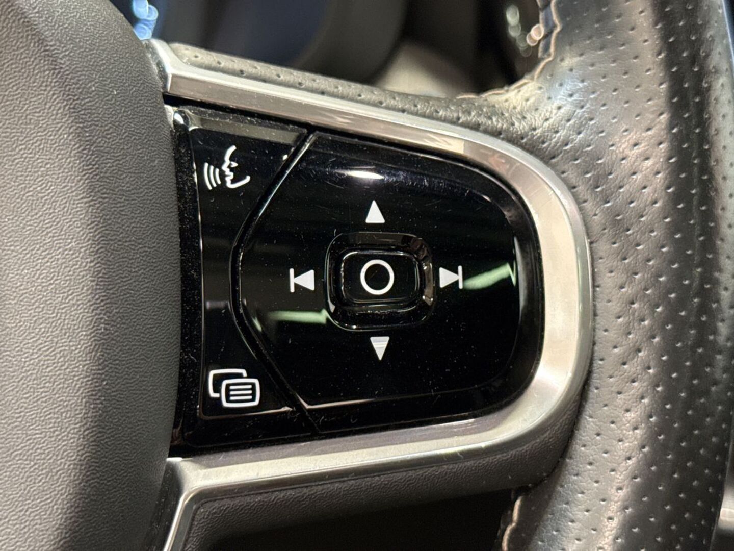 VOLVO XC60 2018