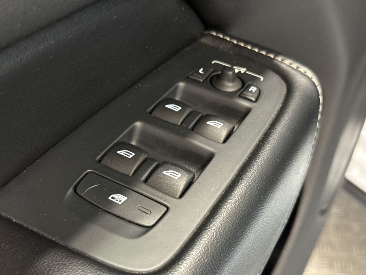 VOLVO XC60 2018