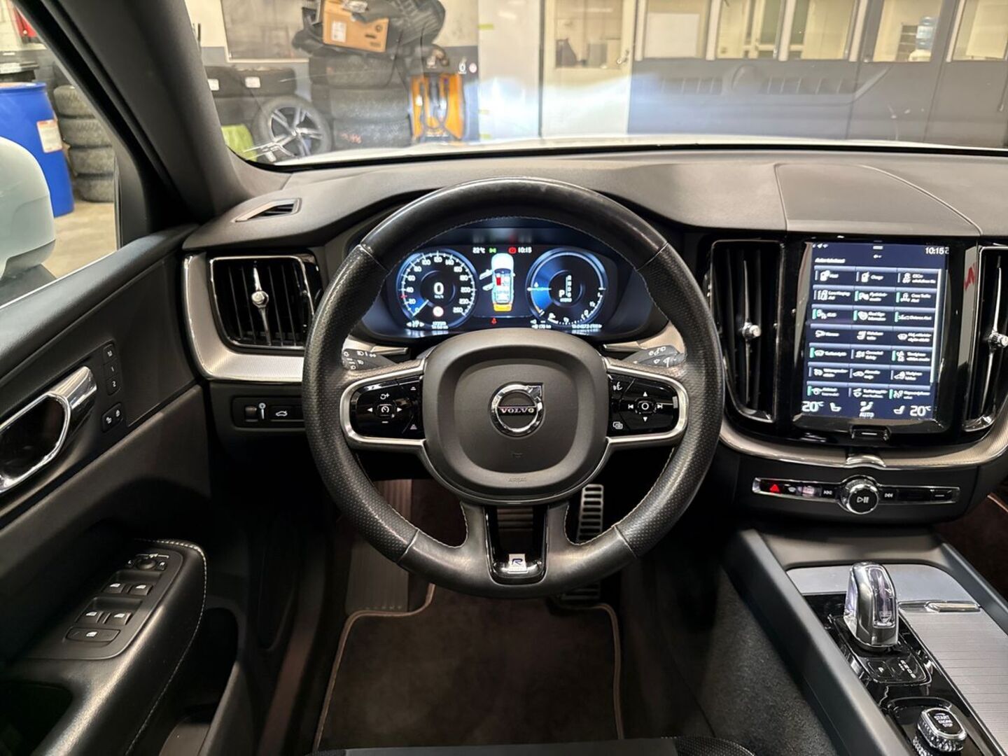 VOLVO XC60 2018